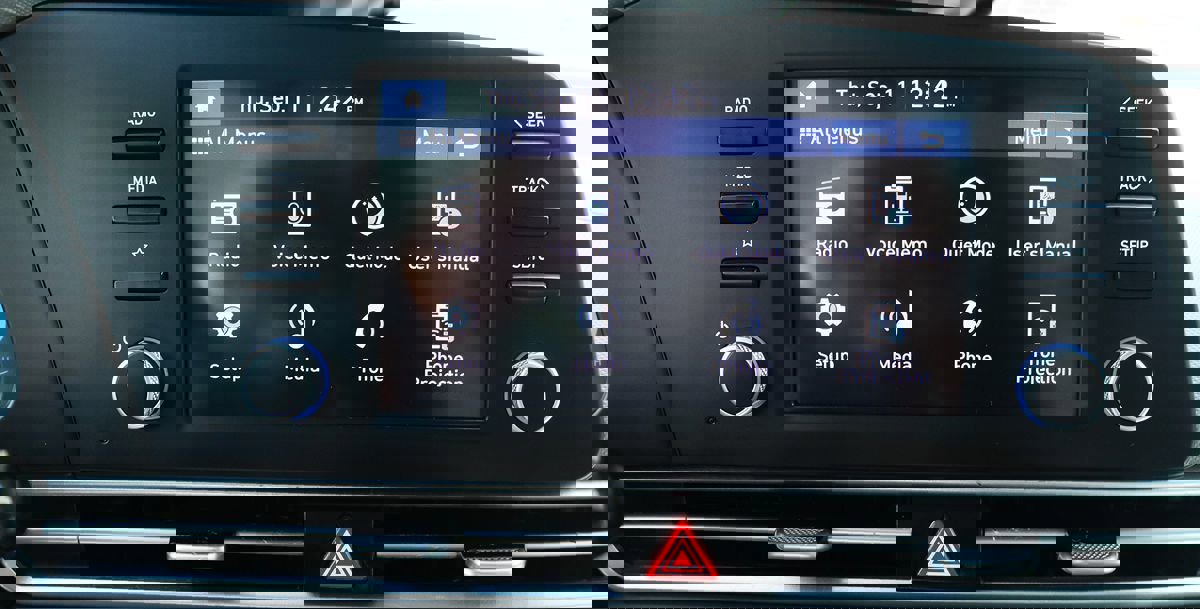 Used 2024 Hyundai Elantra SE image 46