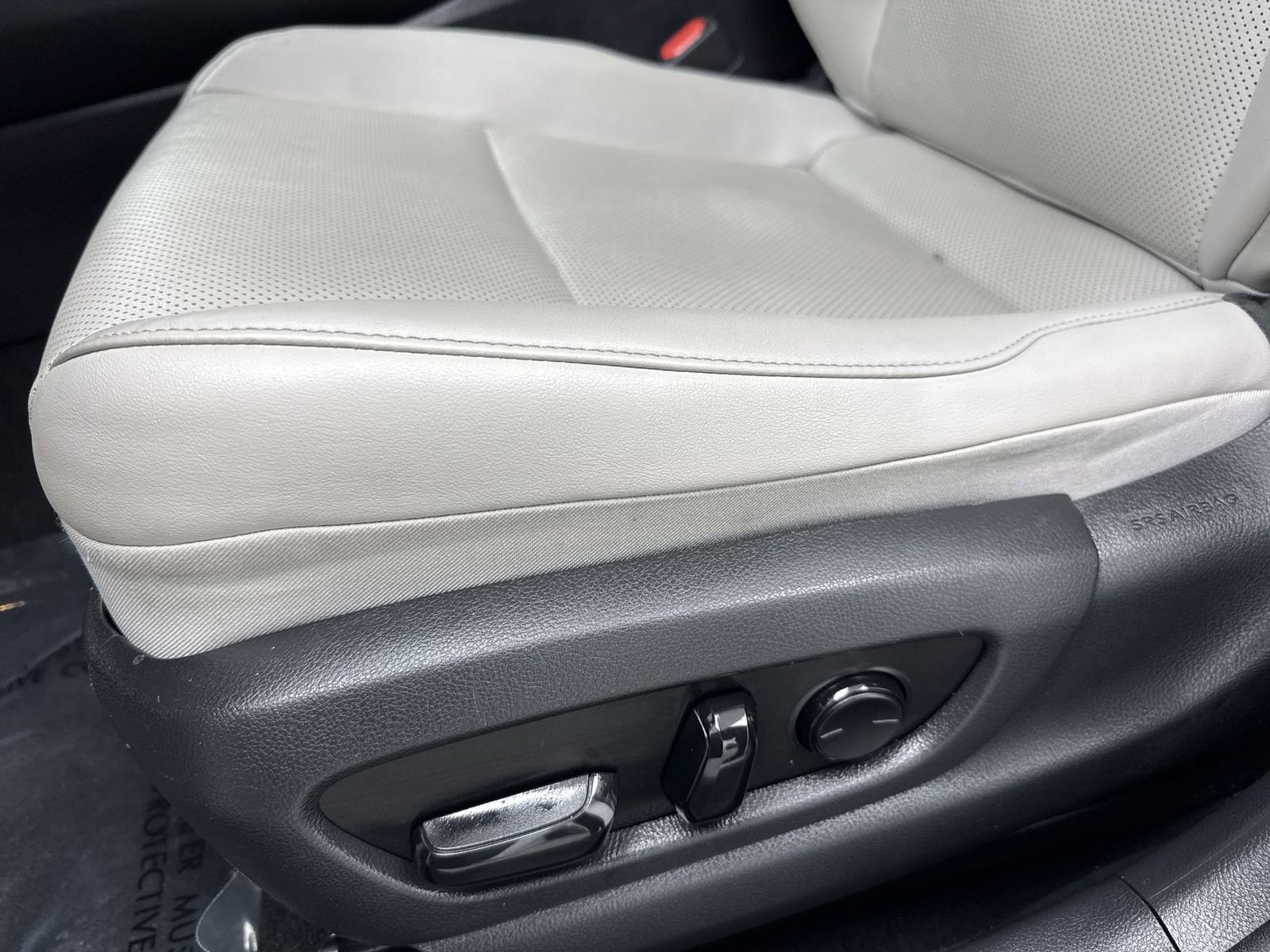 Used 2019 Lexus UX 200 w/ Premium Package image 27