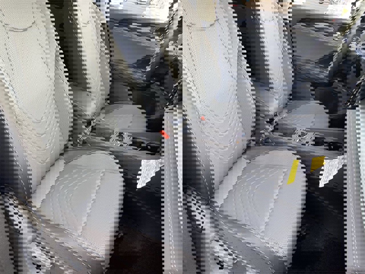 New 2025 Volkswagen Tiguan SE image 7