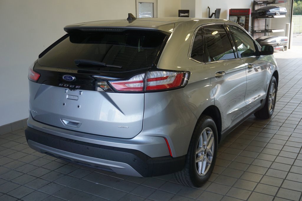 Used 2023 Ford Edge SEL image 14