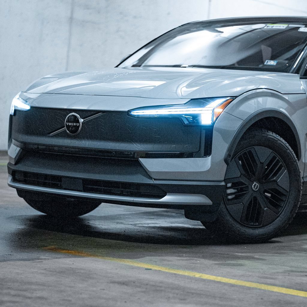 New 2026 Volvo EX30 Cross Country Ultra w/ Protection Package Premier AWD/4WD image 2