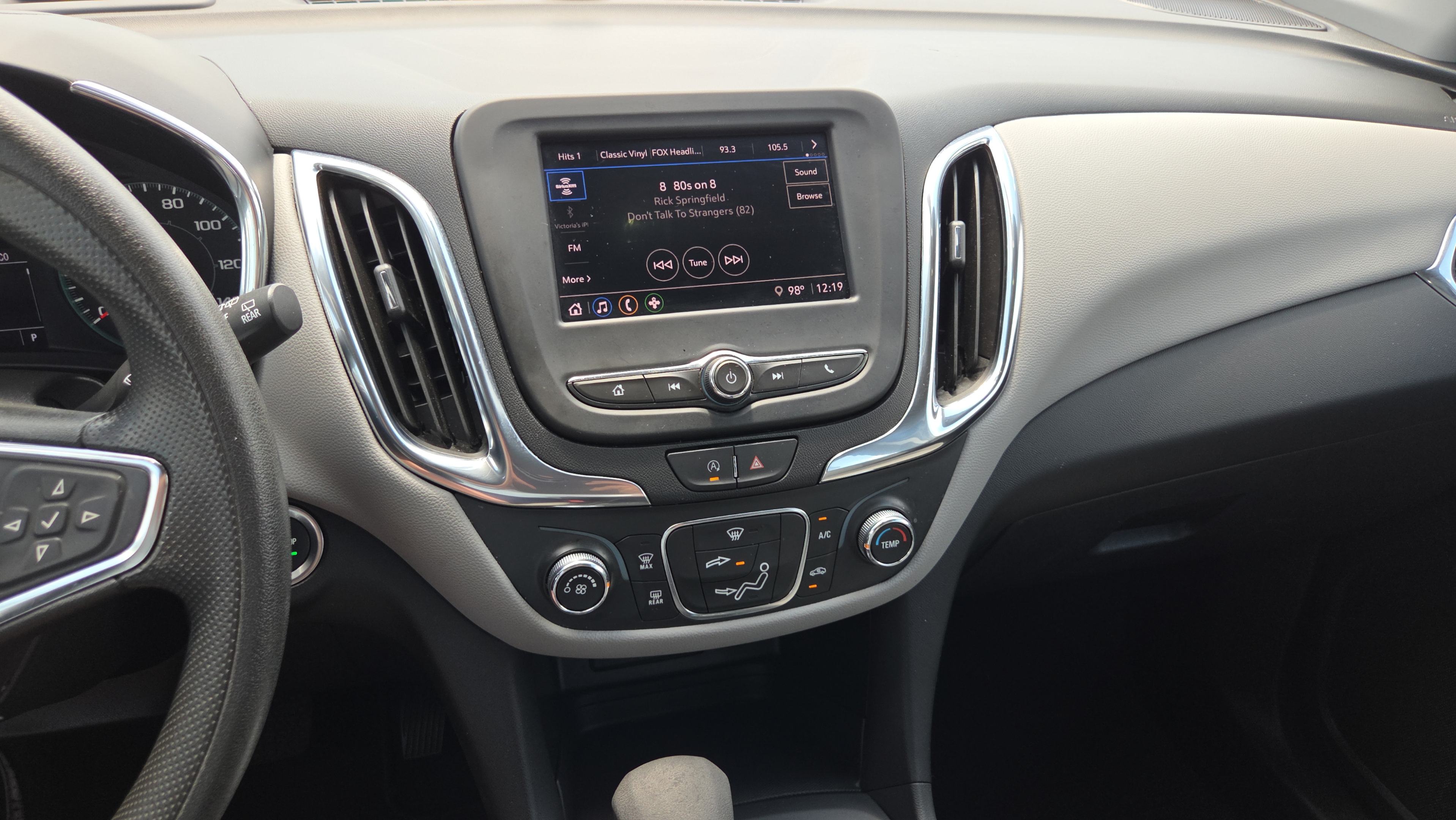 Used 2023 Chevrolet Equinox LS w/ Sport Edition FWD image 19