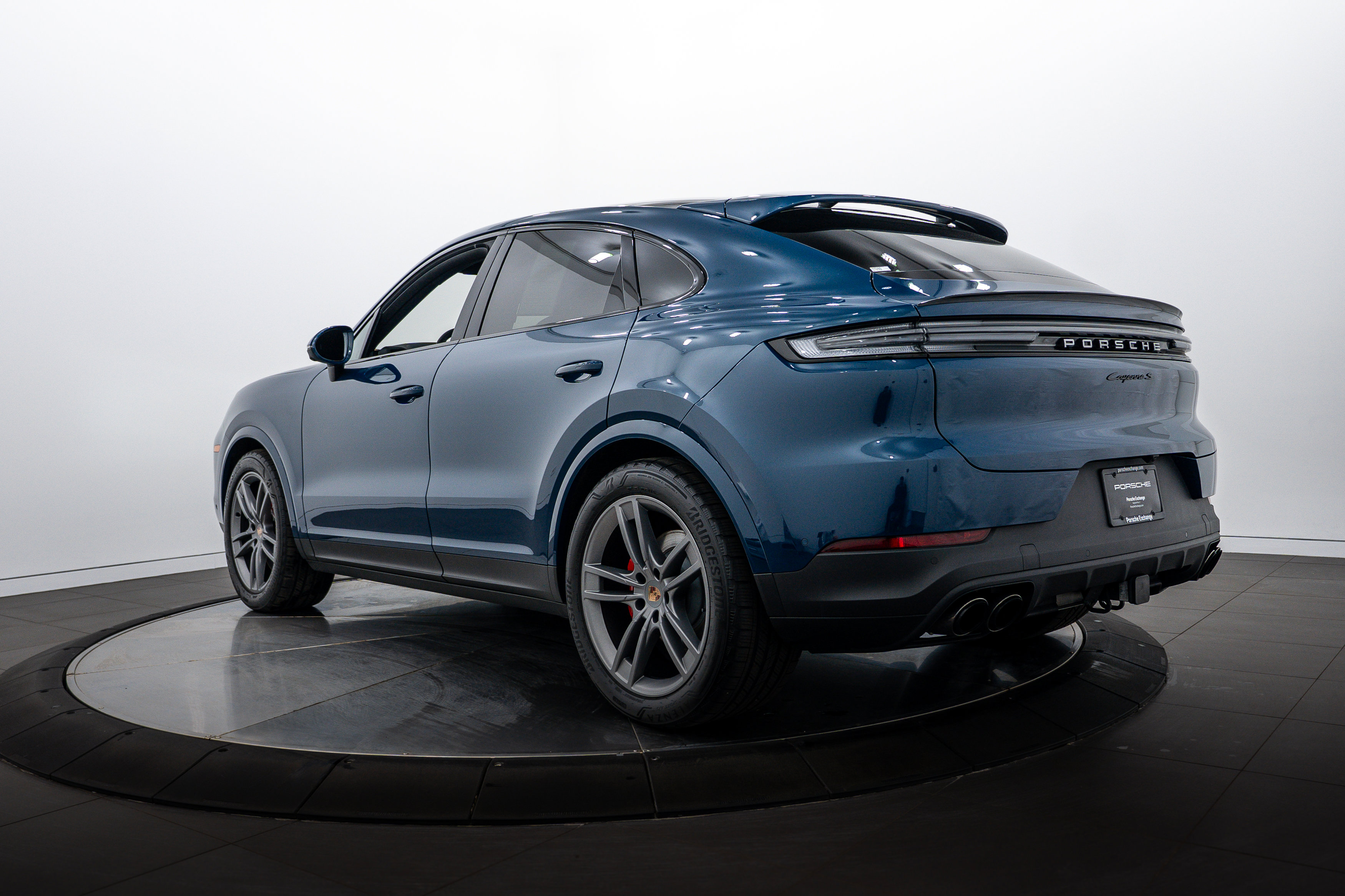 Certified 2026 Porsche Cayenne S AWD/4WD image 3