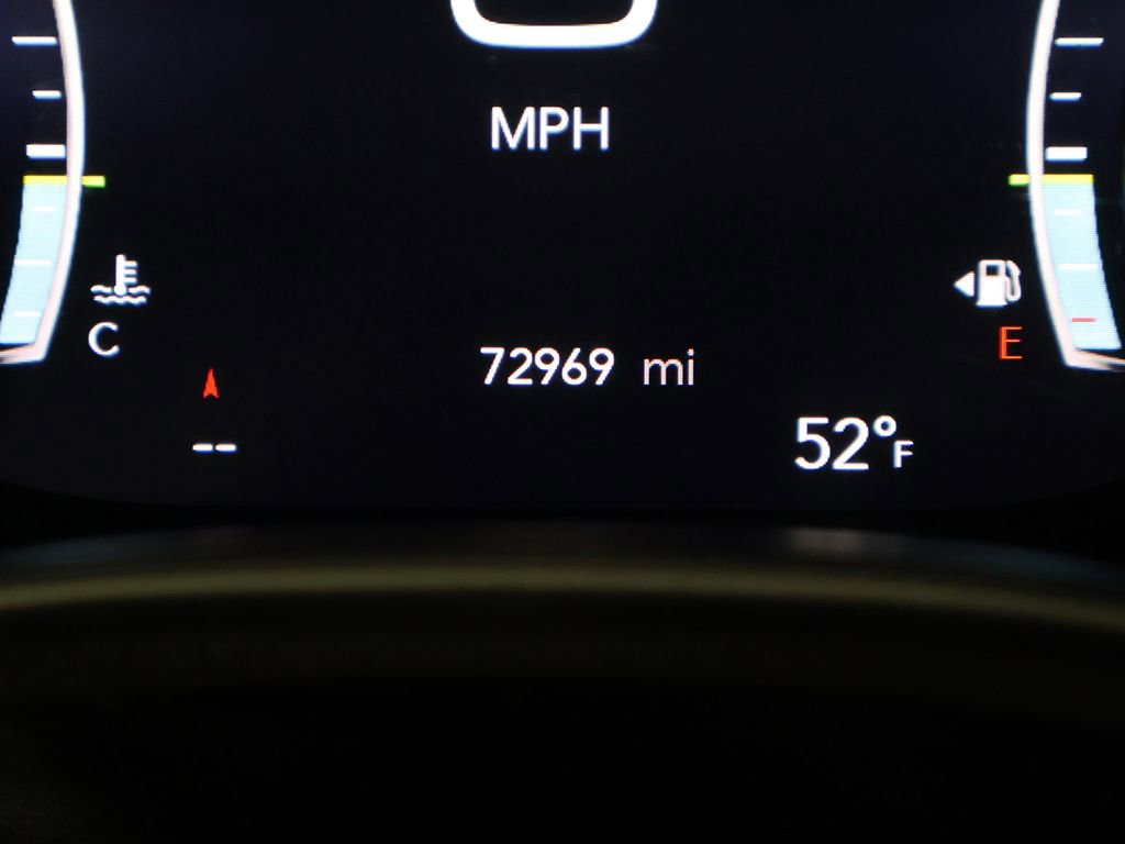 Used 2023 Chrysler Pacifica Touring-L FWD image 38