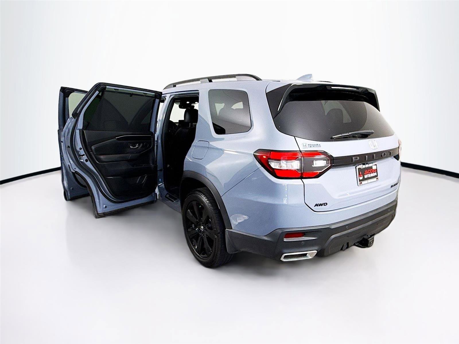 Used 2025 Honda Pilot Black Edition image 13