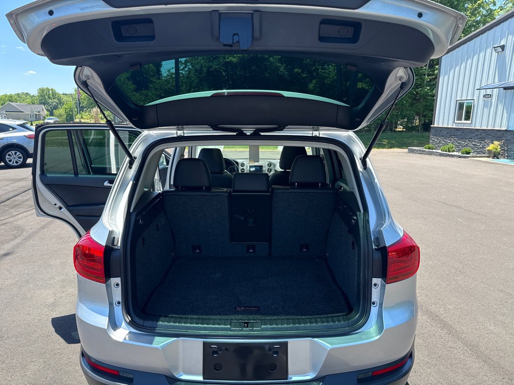 Used 2017 Volkswagen Tiguan Wolfsburg Edition FWD image 11