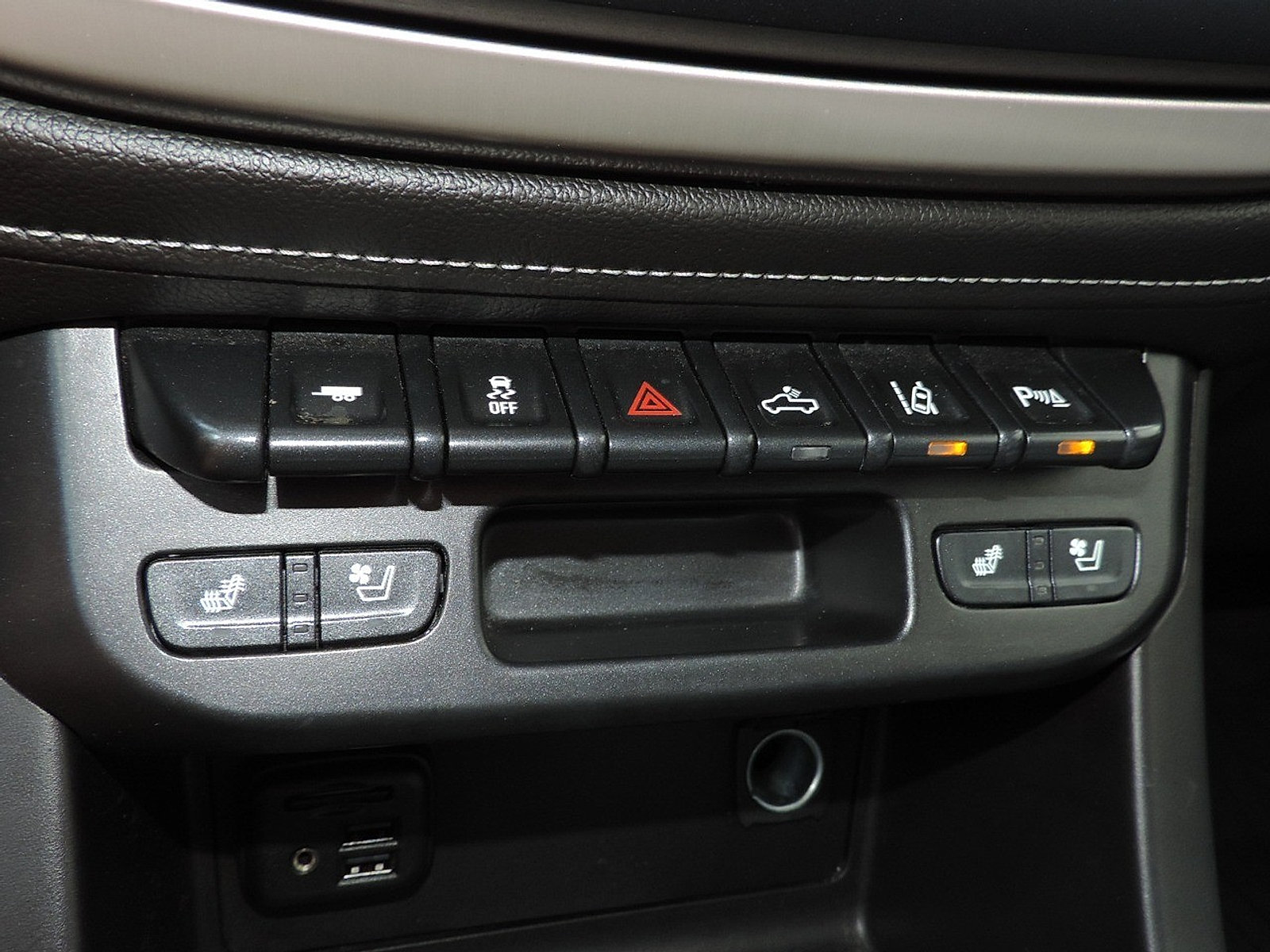 Certified 2021 GMC Canyon Denali RWD image 21