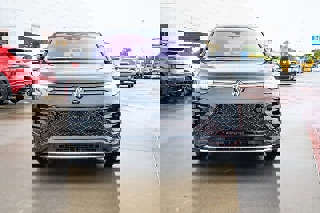 New 2026 Volkswagen Tiguan SEL R-Line image 9