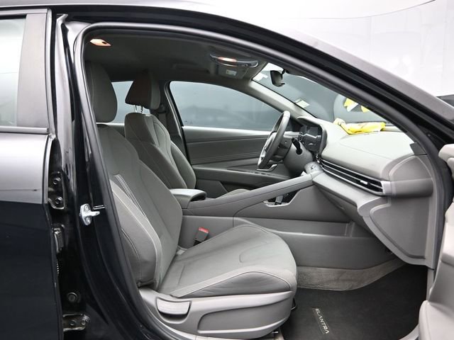 Used 2023 Hyundai Elantra SEL w/ Convenience Package FWD image 18