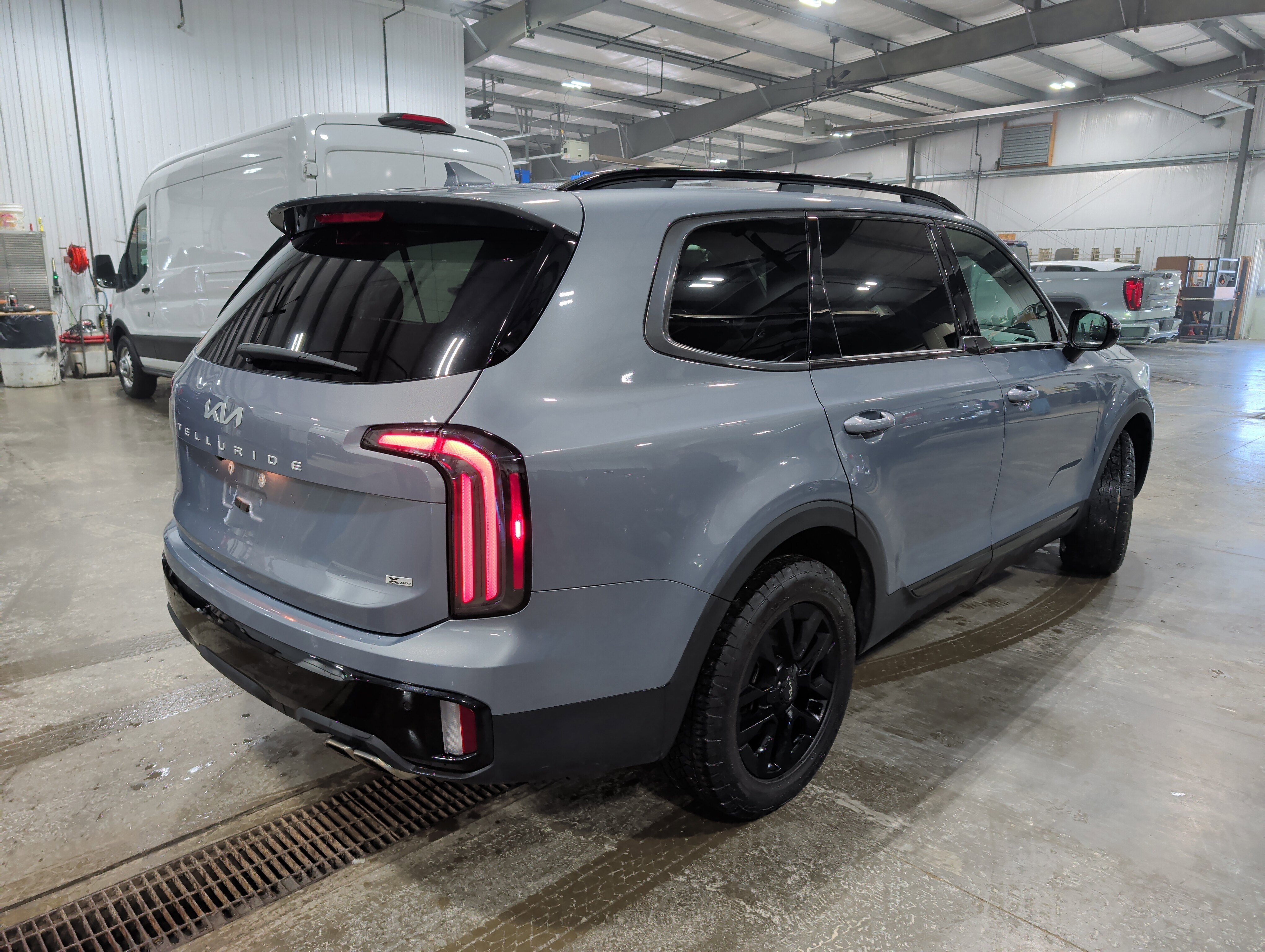Used 2024 Kia Telluride SX X-Pro image 3
