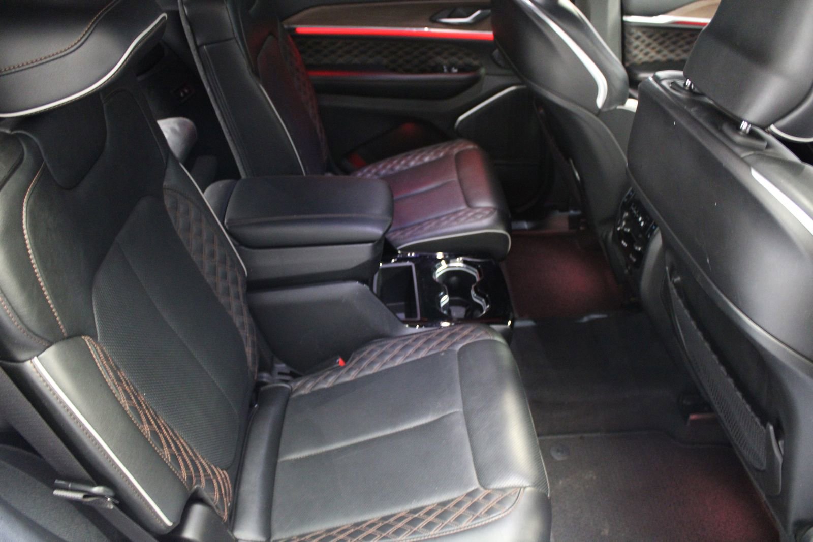 Used 2023 Jeep Grand Cherokee L Summit w/ High Altitude Package image 39