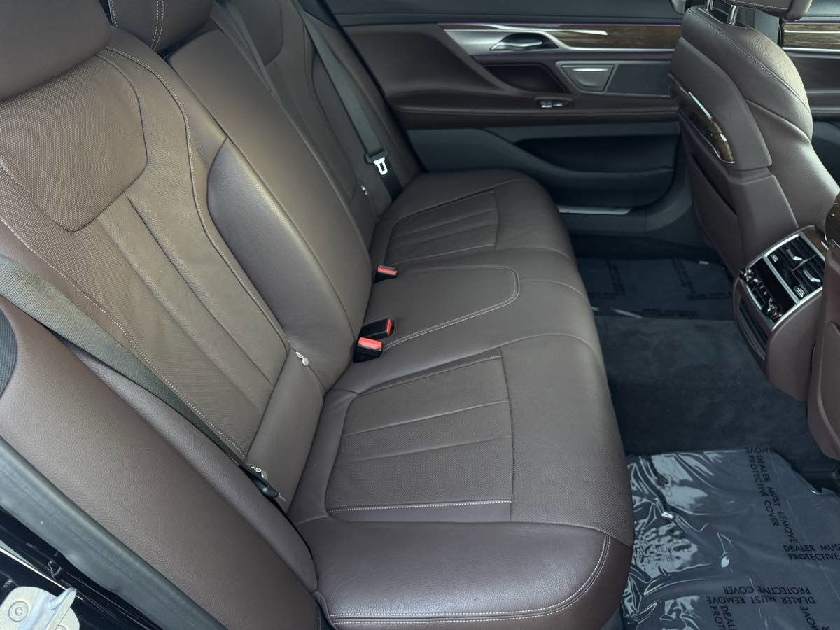 Used 2019 BMW 740i w/ Executive Package image 19