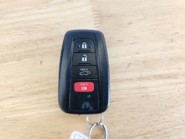 Used 2022 Toyota RAV4 XLE Premium AWD/4WD image 9