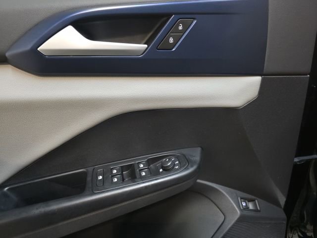 Certified 2022 Volkswagen Taos SE AWD/4WD image 12