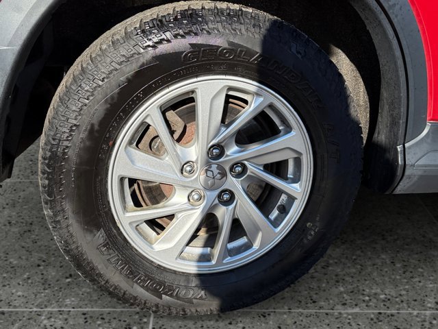 Used 2018 Mitsubishi Eclipse Cross ES image 9