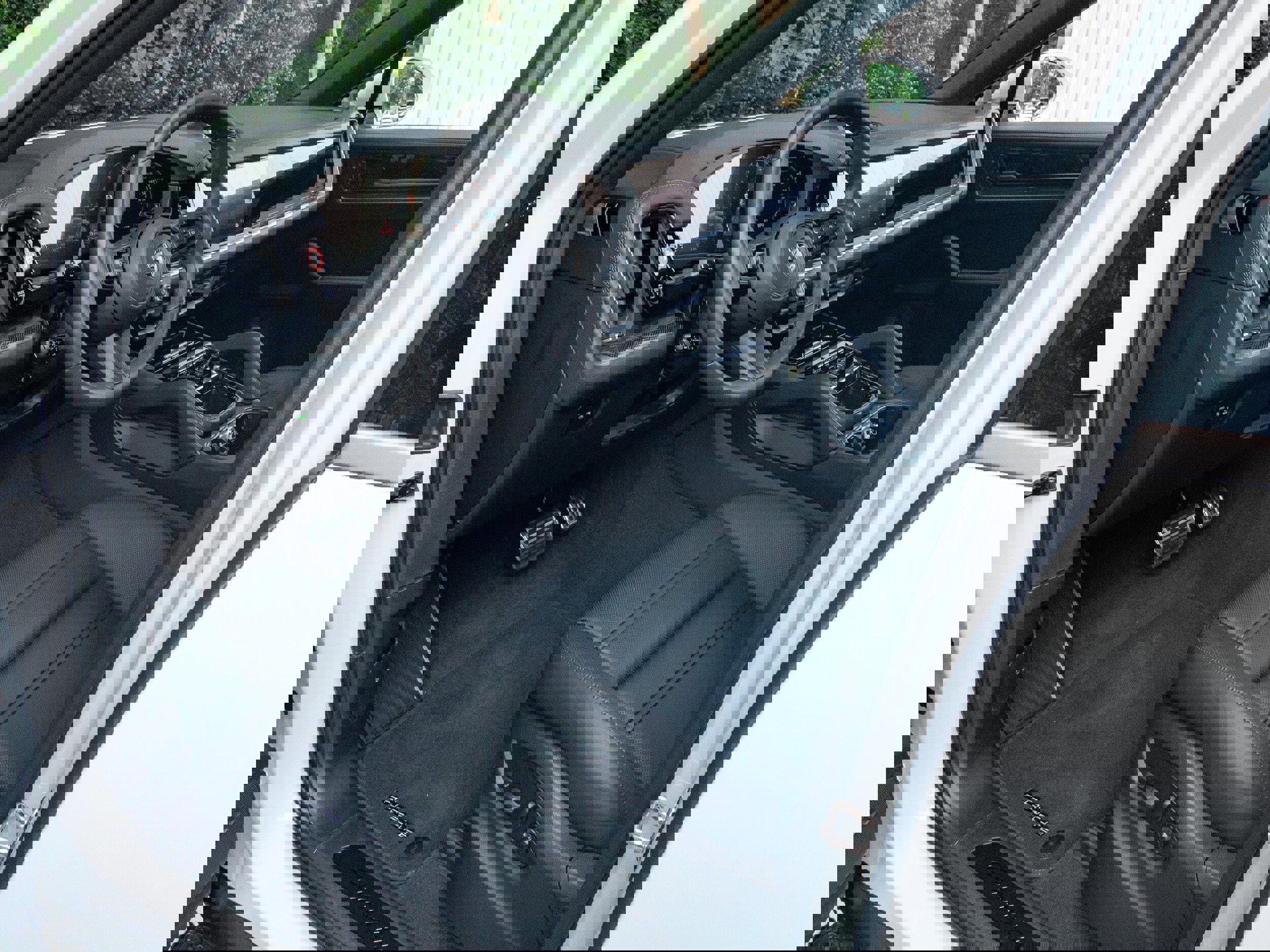 New 2025 Porsche Cayenne Turbo image 4