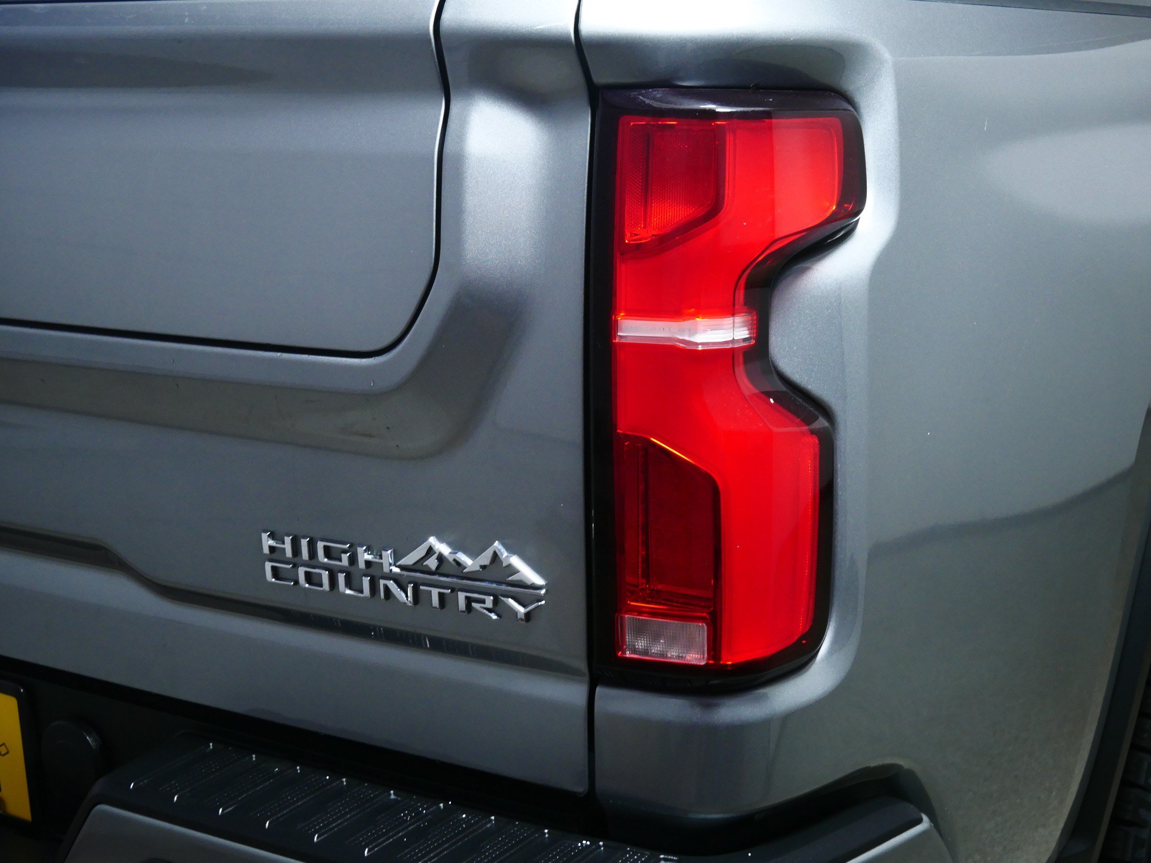 Used 2024 Chevrolet Silverado 2500 High Country w/ High Country Premium Package AWD/4WD image 17