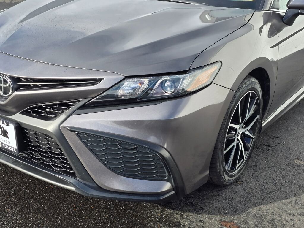 Used 2024 Toyota Camry SE image 10