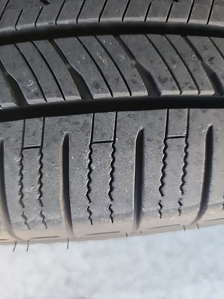 Used 2022 Volkswagen Tiguan SE R-Line image 7