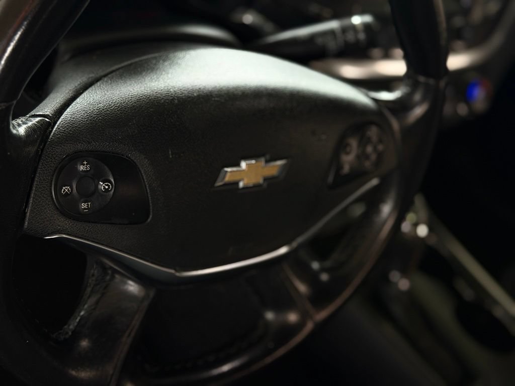 Used 2017 Chevrolet Impala LT FWD image 35