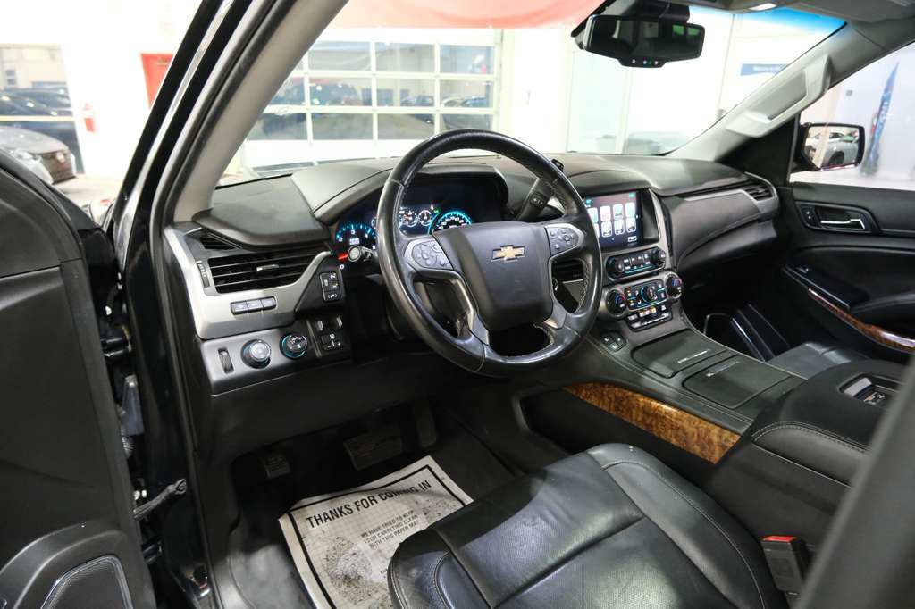 Used 2019 Chevrolet Suburban Premier AWD/4WD image 17