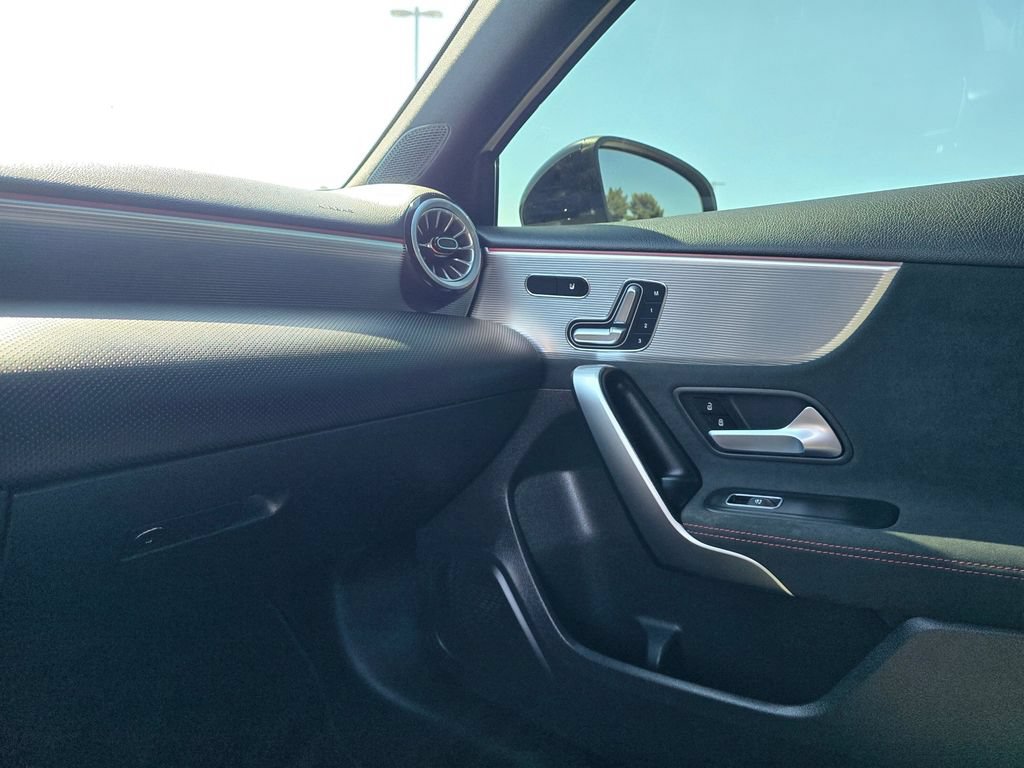 Used 2022 Mercedes-Benz A 220 4MATIC image 28