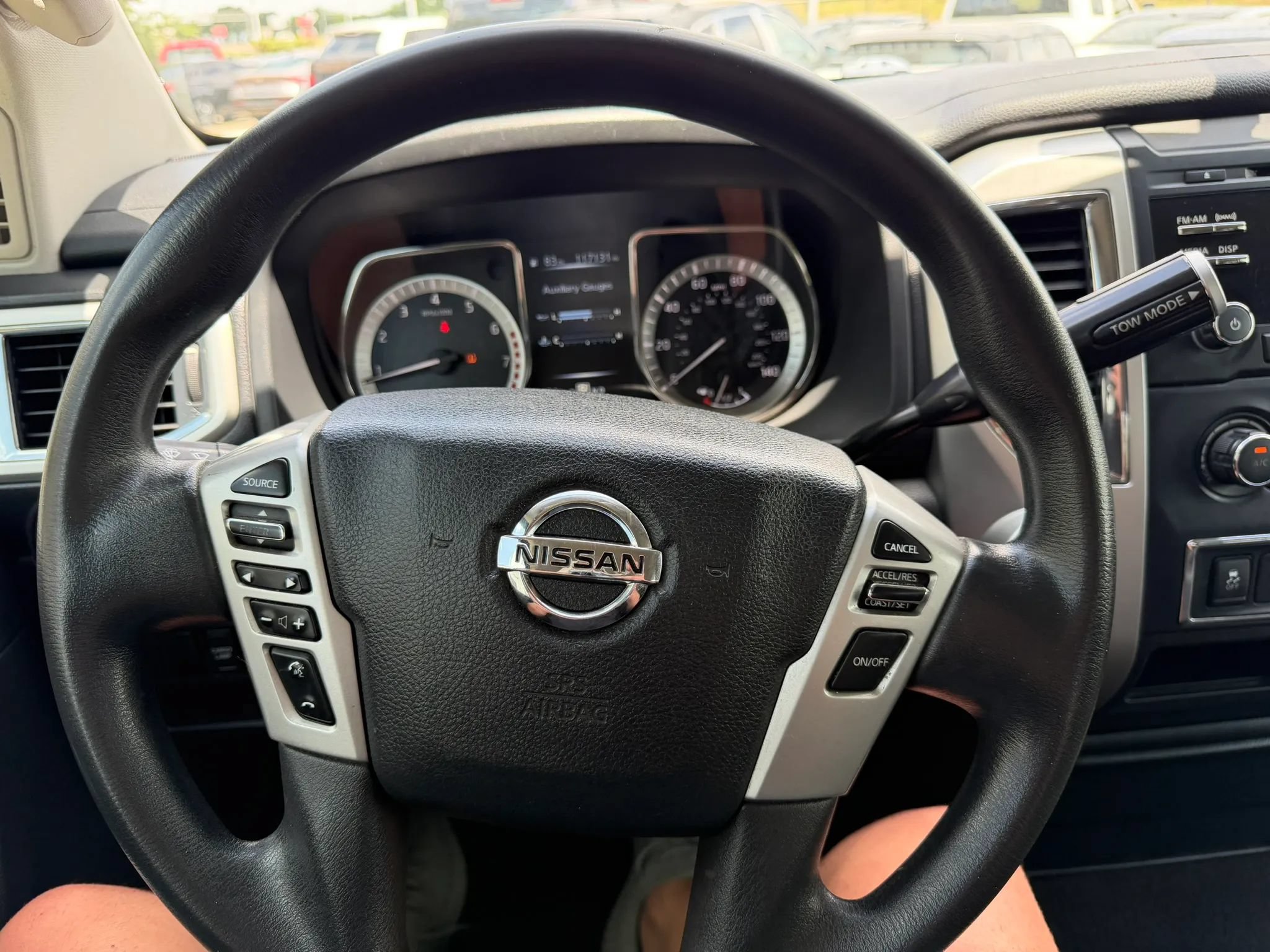 Used 2017 Nissan Titan SV RWD image 11