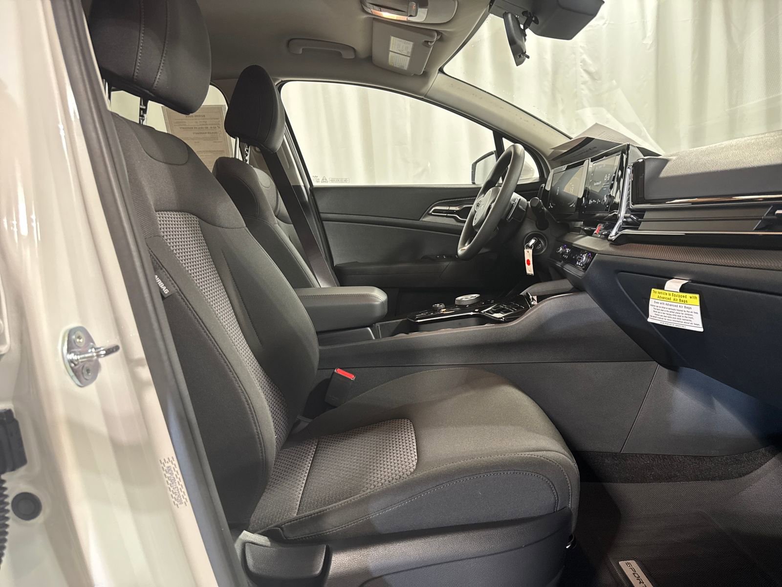 Certified 2025 Kia Sportage LX image 21