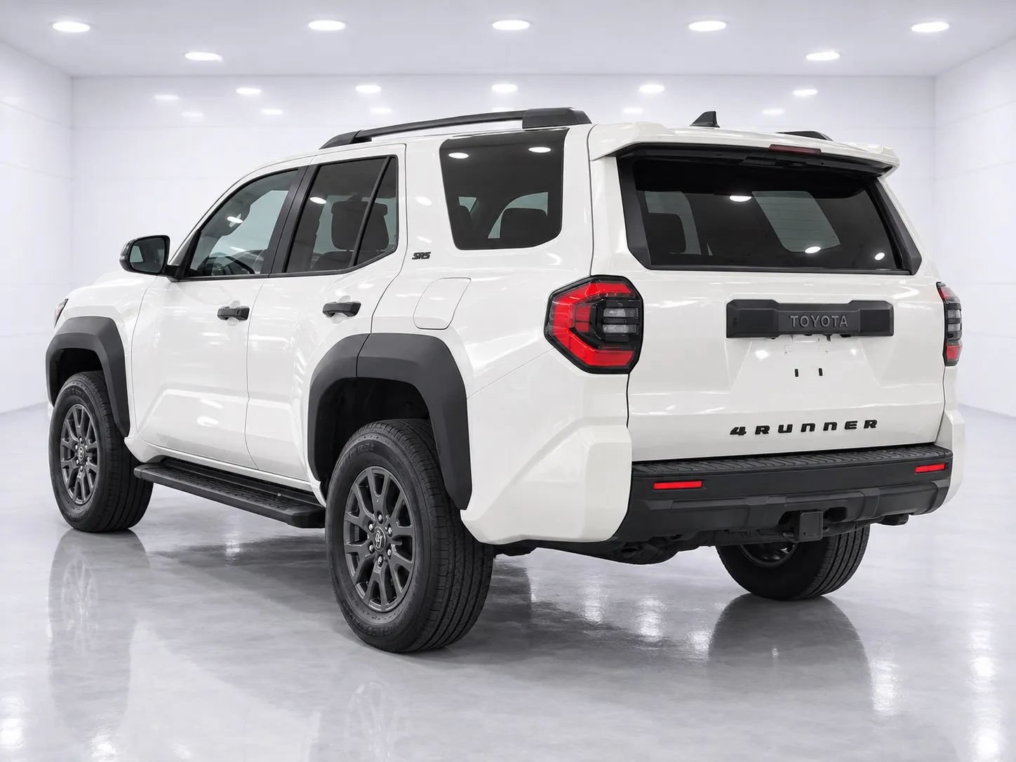 Used 2025 Toyota 4Runner SR5 AWD/4WD image 3