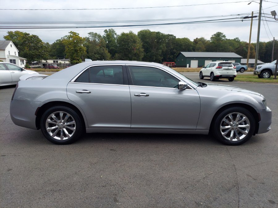Used 2016 Chrysler 300 Limited w/ Driver Convenience Group image 4