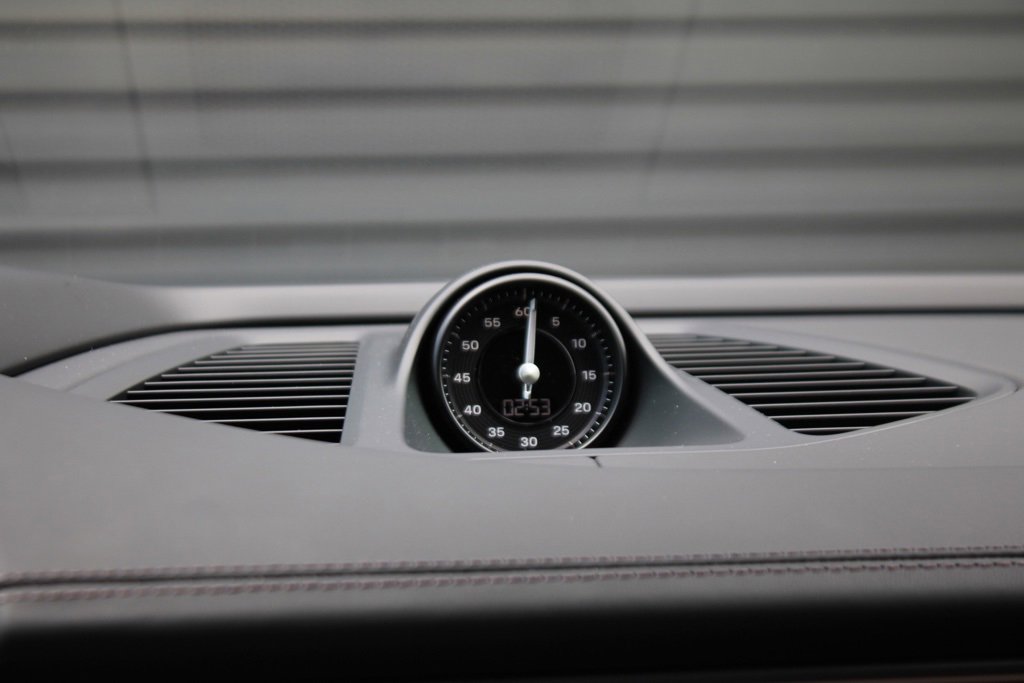 Used 2025 Porsche Macan Electric image 37