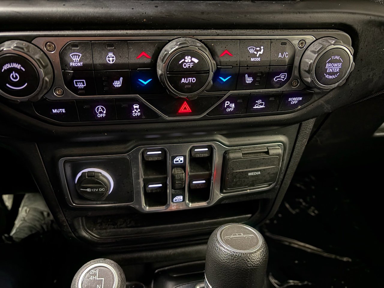 Used 2022 Jeep Gladiator Willys image 14
