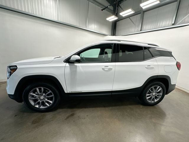 Used 2024 GMC Terrain SLT w/ LPO, Floor Liner Package AWD/4WD image 2