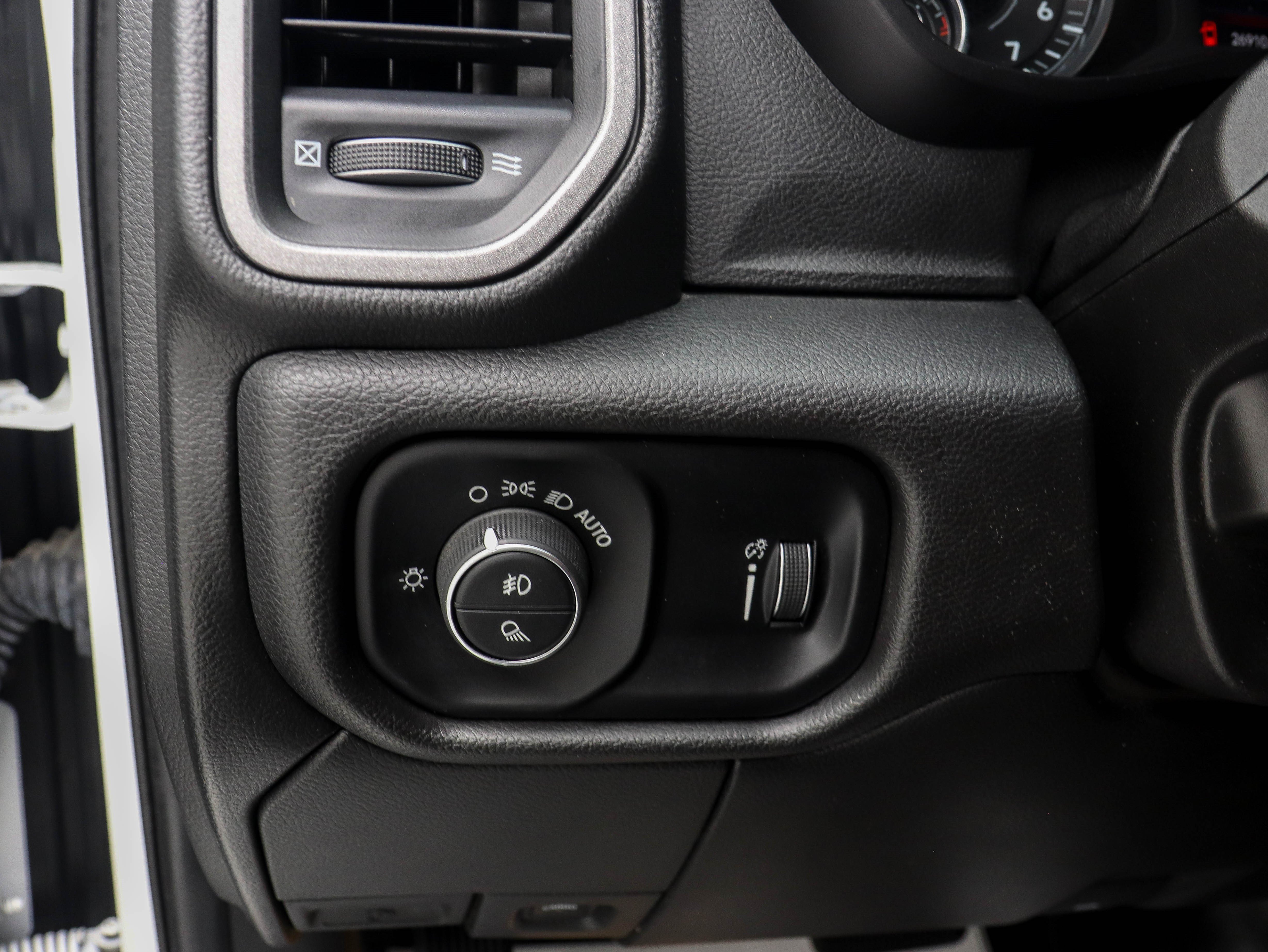 Used 2024 RAM 2500 Tradesman w/ Chrome Appearance Group AWD/4WD image 25