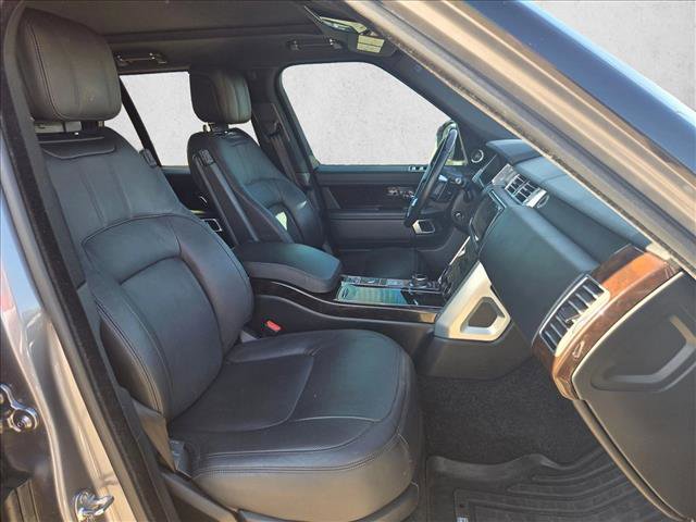 Used 2020 Land Rover Range Rover HSE image 17