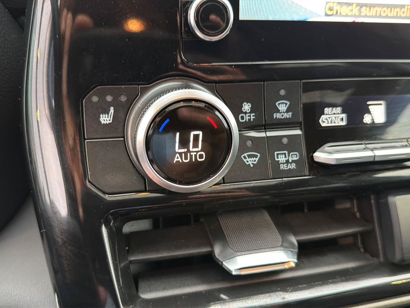 Certified 2025 Toyota Highlander XLE FWD image 28