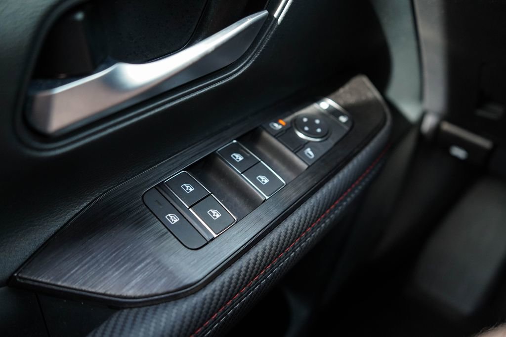 Used 2025 Nissan Kicks SR w/ SR Premium Package image 26
