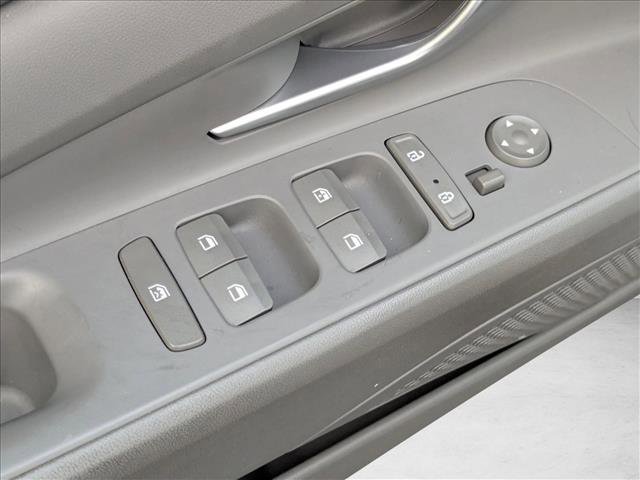 Used 2023 Hyundai Elantra SEL w/ Convenience Package image 13