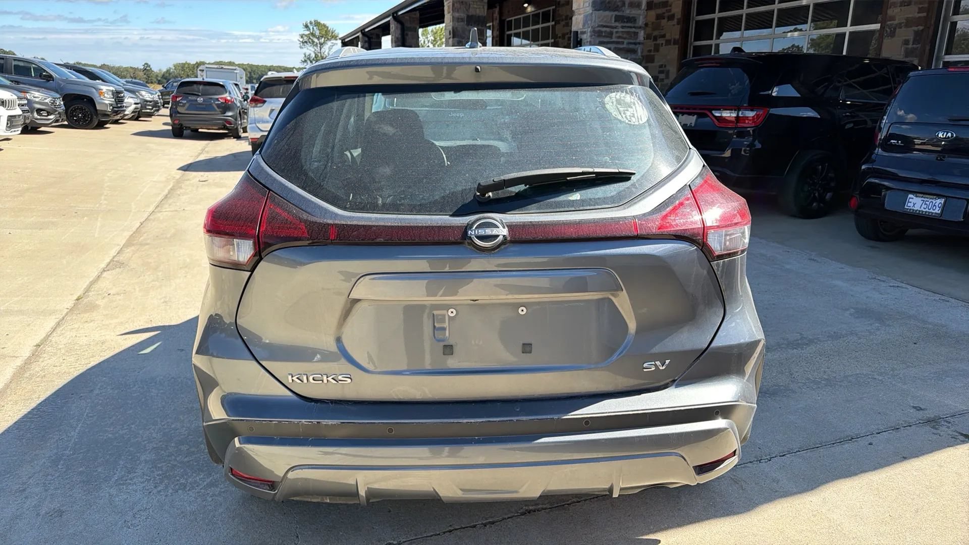 Used 2023 Nissan Kicks SV FWD image 5