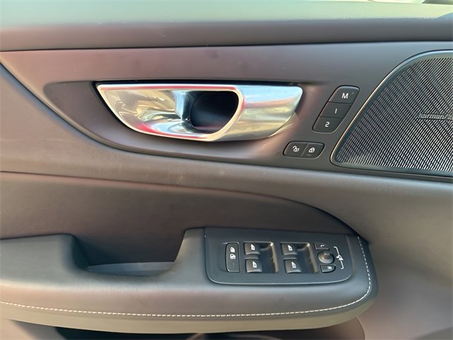 Used 2024 Volvo V60 B5 Cross Country Ultimate w/ Protection Package Premier image 21