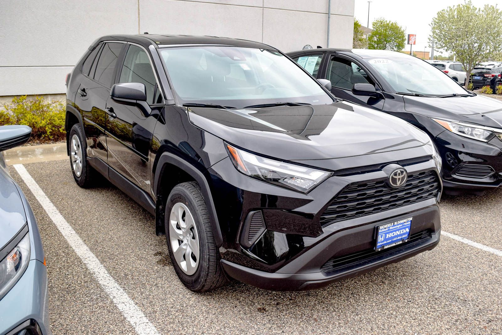 Used 2023 Toyota RAV4 LE AWD/4WD image 15