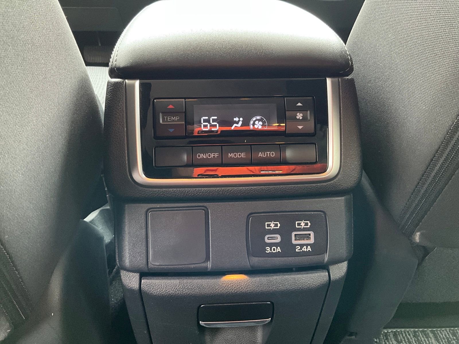 Certified 2024 Subaru Ascent Premium w/ Convenience Package image 32