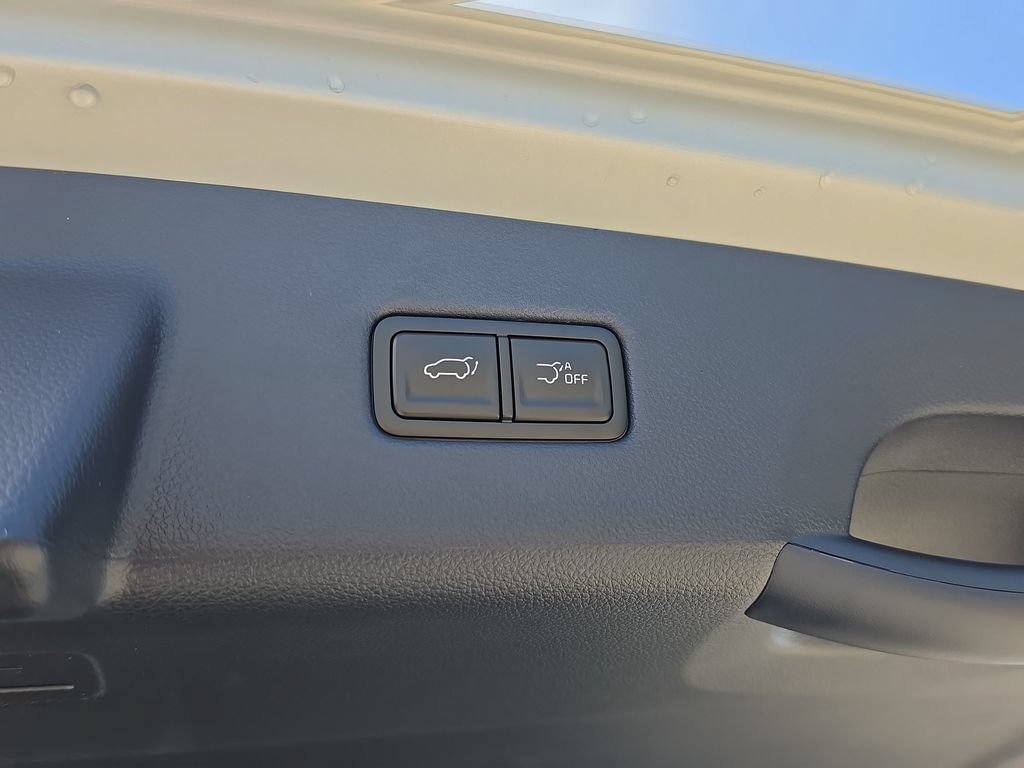 New 2026 Kia Carnival EX FWD image 11
