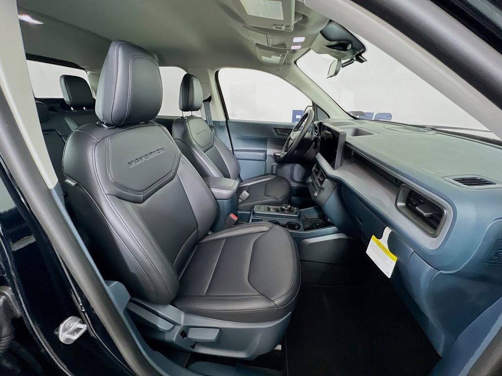 Used 2025 Ford Maverick Lariat w/ Black Appearance Package image 33