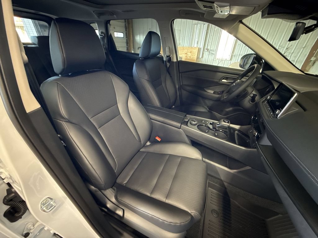 New 2026 Nissan Rogue Dark Armor AWD/4WD image 25