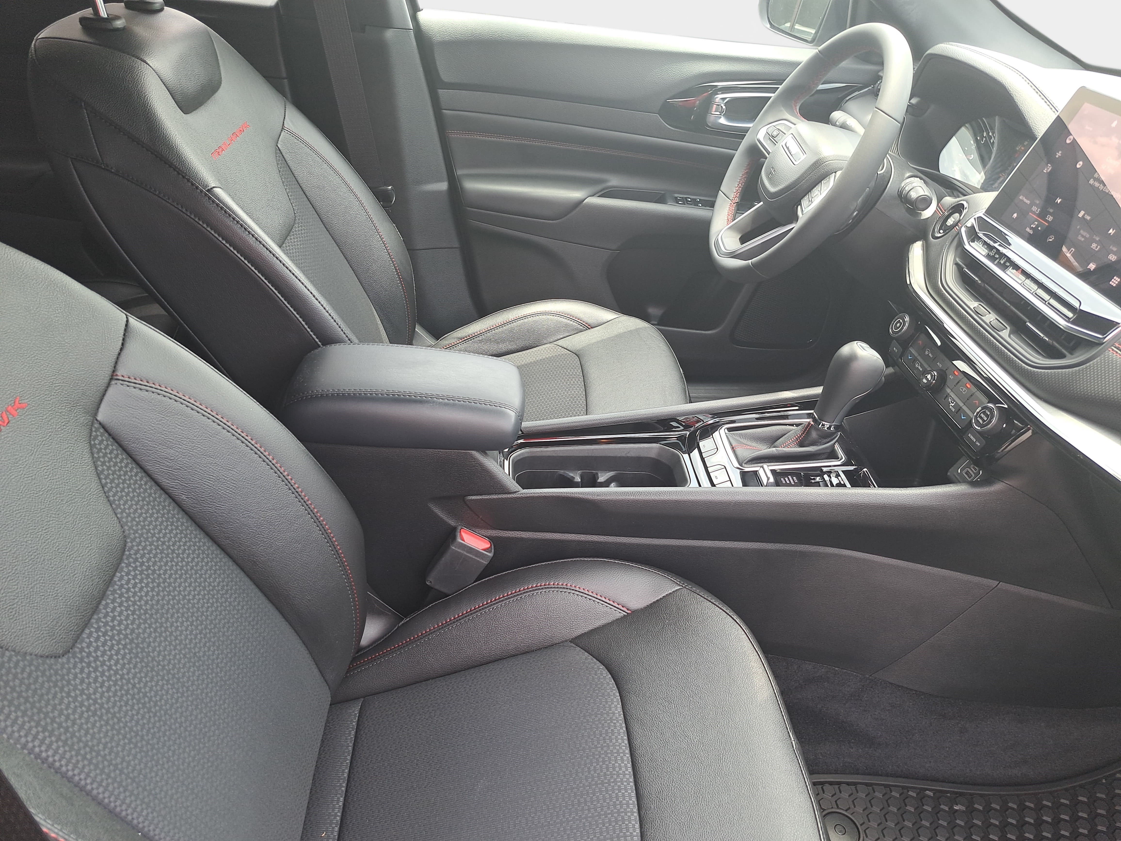 Used 2023 Jeep Compass Trailhawk AWD/4WD image 10