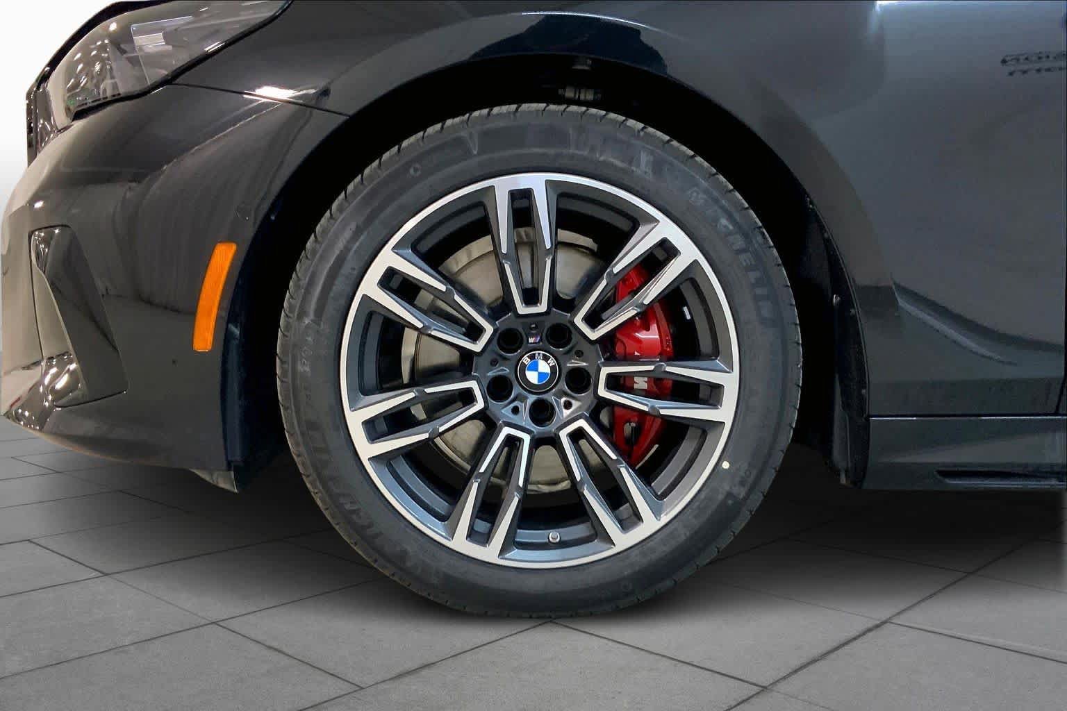 New 2026 BMW 530i xDrive w/ M Sport Package AWD/4WD image 11