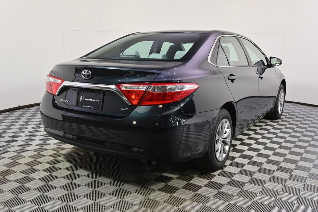 Used 2015 Toyota Camry LE image 6