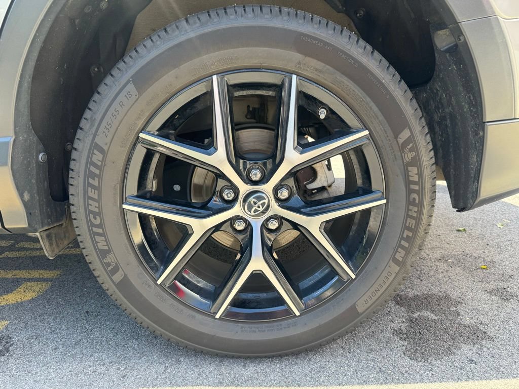 Used 2018 Toyota RAV4 SE w/ Power Extra Value Package AWD/4WD image 18