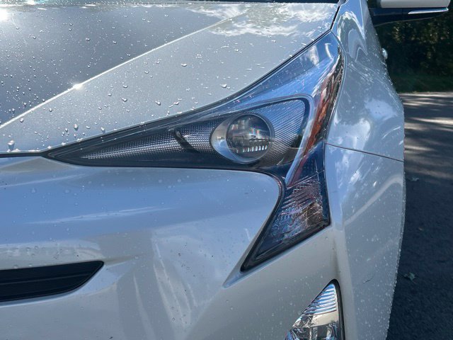Used 2016 Toyota Prius Three Touring FWD image 10